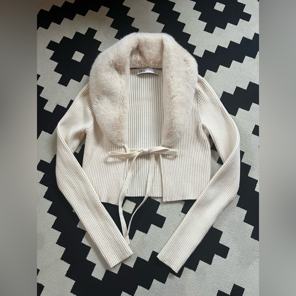ZARA KNIT CARDIGAN WITH REMOVABLE FUR COLLAR ❤️